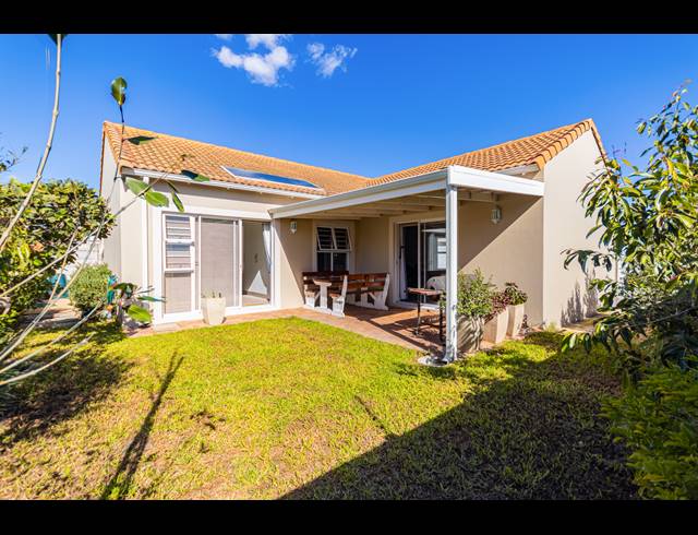 3 BEDROOM FREEHOLD FOR SALE IN SUNNINGDALE